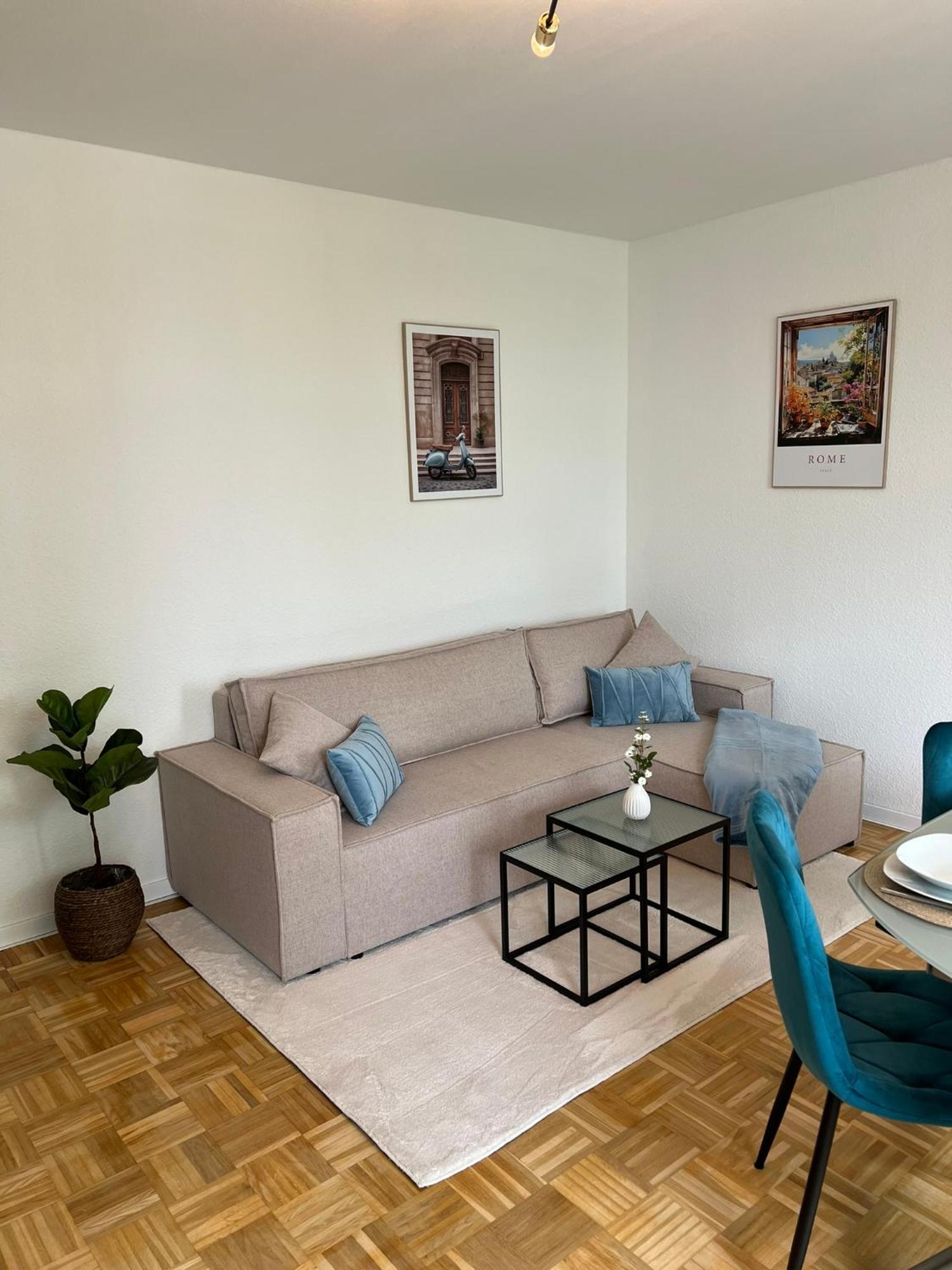 W&D Living - Fewo Kleines Italien Mit Parkplatz Und Balkon Celle Exterior foto